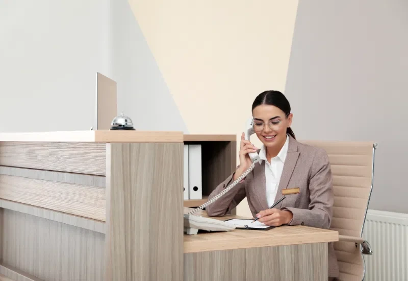 Receptionist Jobs working in salon