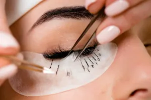 Eye-lash Extension Expert Jobs in Faridabad working in salon